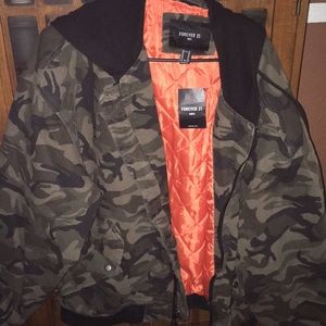 Men’s camo hooded jacket